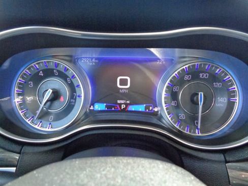 Used 2020 Chrysler 300 Touring w/ Chrome Appearance Package RWD image 21