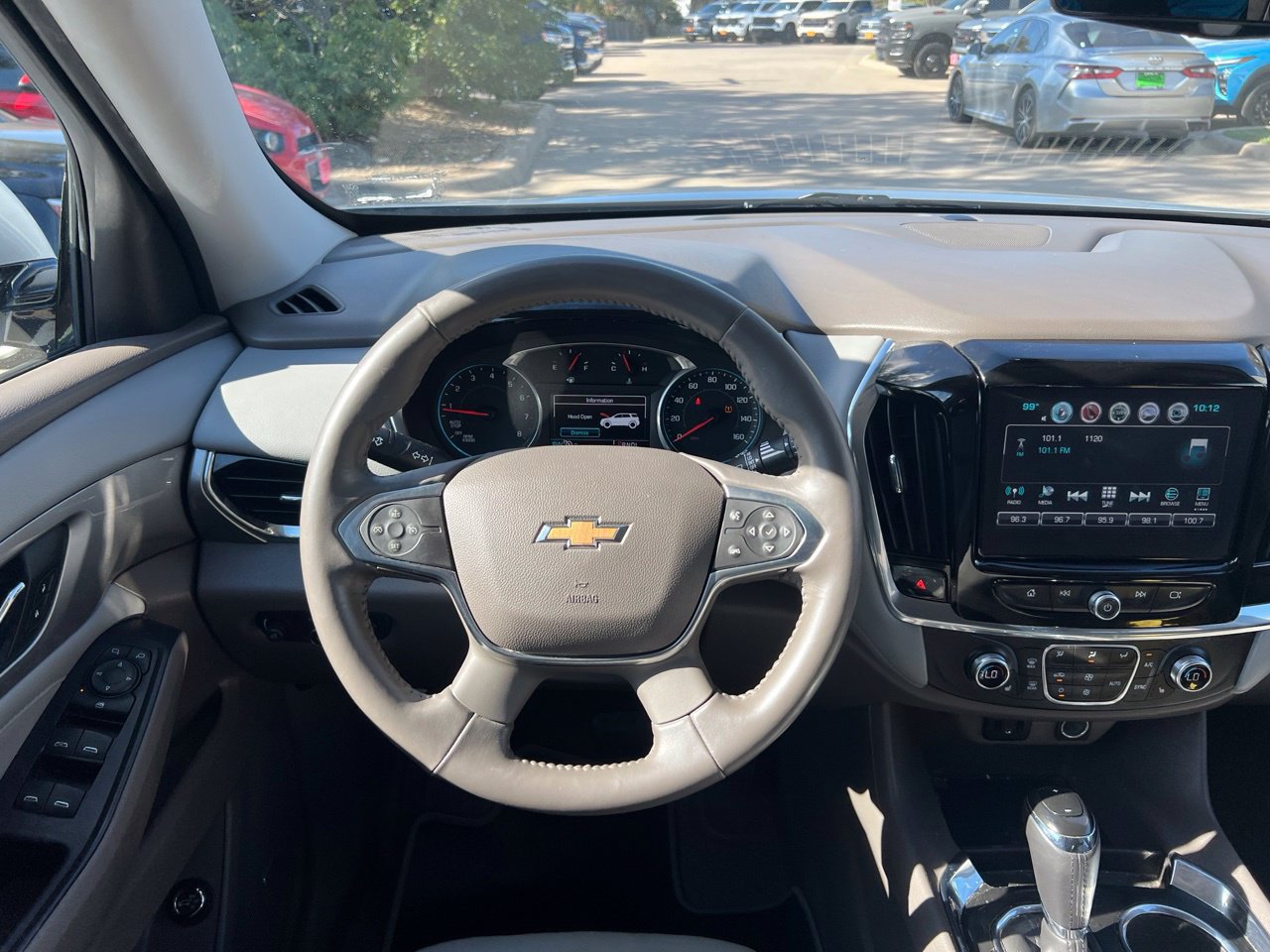 Used 2018 Chevrolet Traverse LT FWD image 14