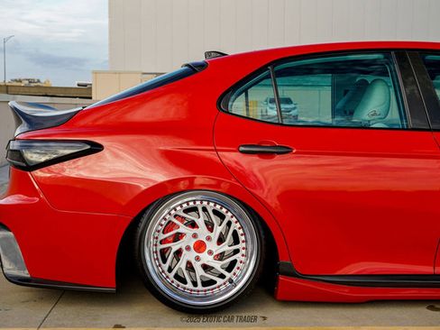 Used 2019 Toyota Camry XSE image 10