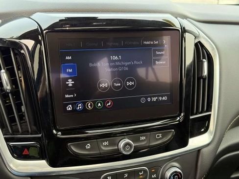Used 2020 Chevrolet Traverse LT w/ LT Premium Package AWD/4WD image 29