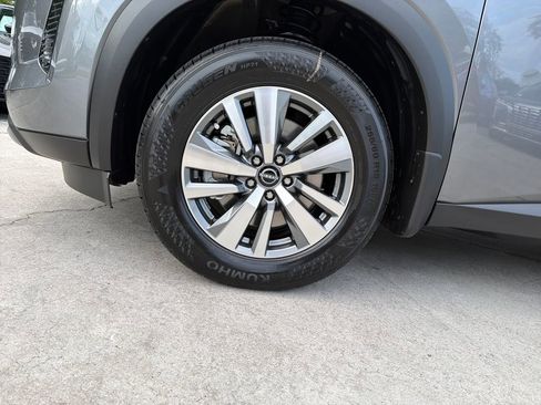 New 2026 Nissan Pathfinder SL FWD image 11
