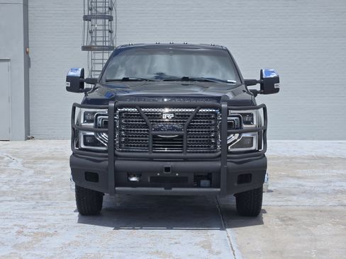 Used 2020 Ford F350 Platinum image 3