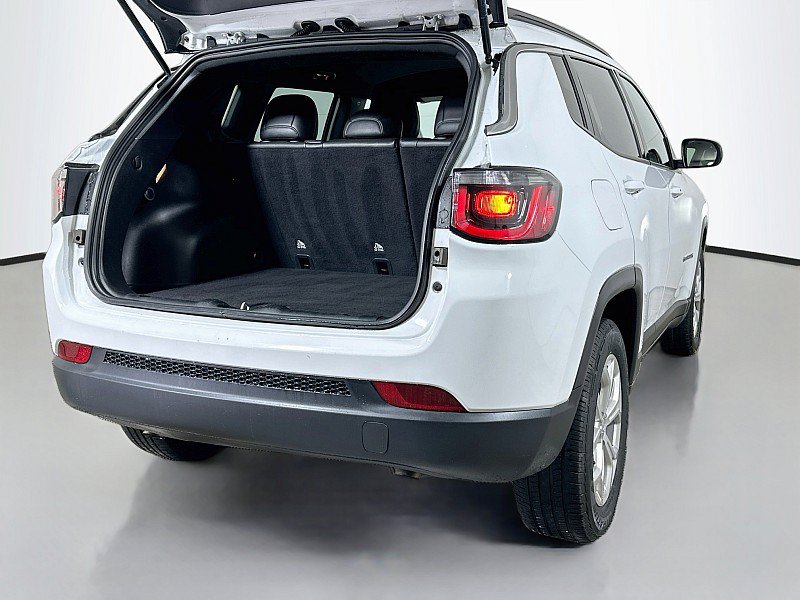 Used 2024 Jeep Compass Latitude AWD/4WD image 25