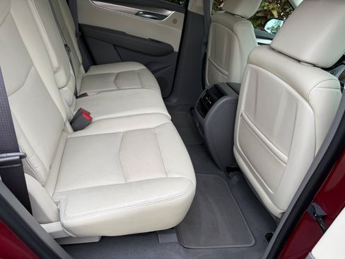Used 2017 Cadillac XT5 Premium Luxury w/ Driver Assist Package FWD image 27