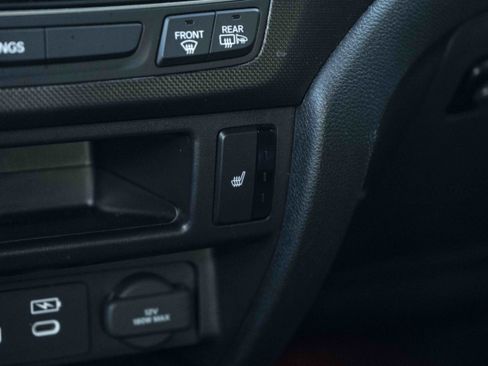 Used 2025 Honda Passport TrailSport image 32