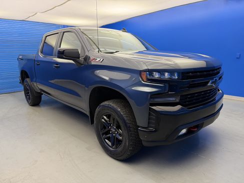 Used 2021 Chevrolet Silverado 1500 LT Trail Boss AWD/4WD image 2