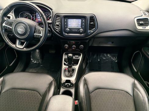 Used 2018 Jeep Compass Latitude image 11