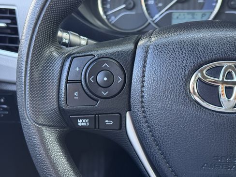 Used 2016 Toyota Corolla LE image 29