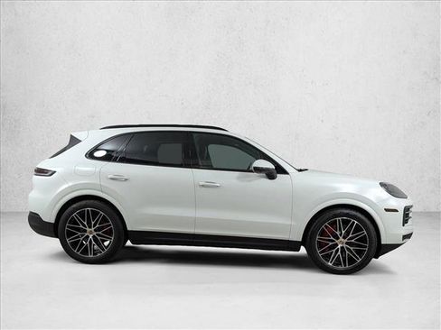 Certified 2024 Porsche Cayenne S AWD/4WD image 8