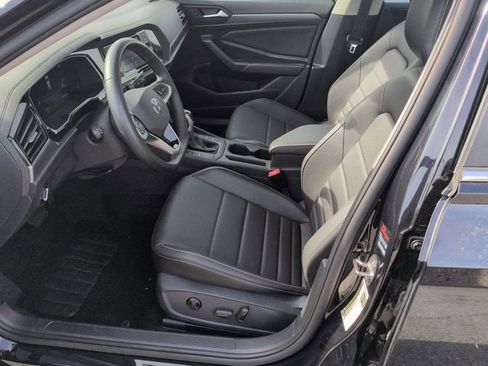 Used 2024 Volkswagen Jetta SE image 15