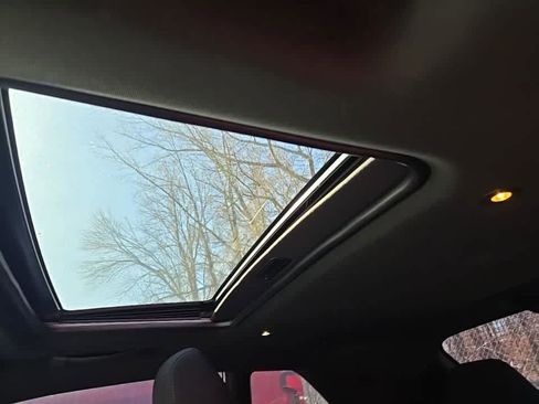 Used 2023 Dodge Challenger R/T image 5