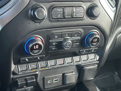 Used 2020 Chevrolet Silverado 1500 LT Trail Boss AWD/4WD image 18