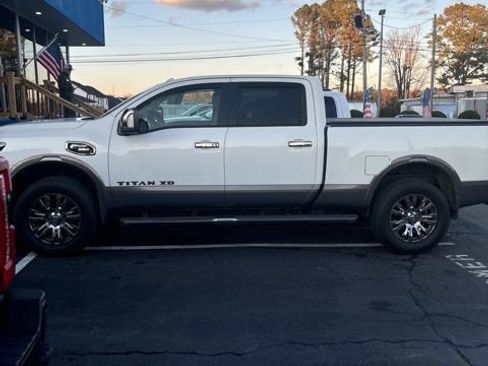 Used 2017 Nissan Titan Platinum Reserve image 4