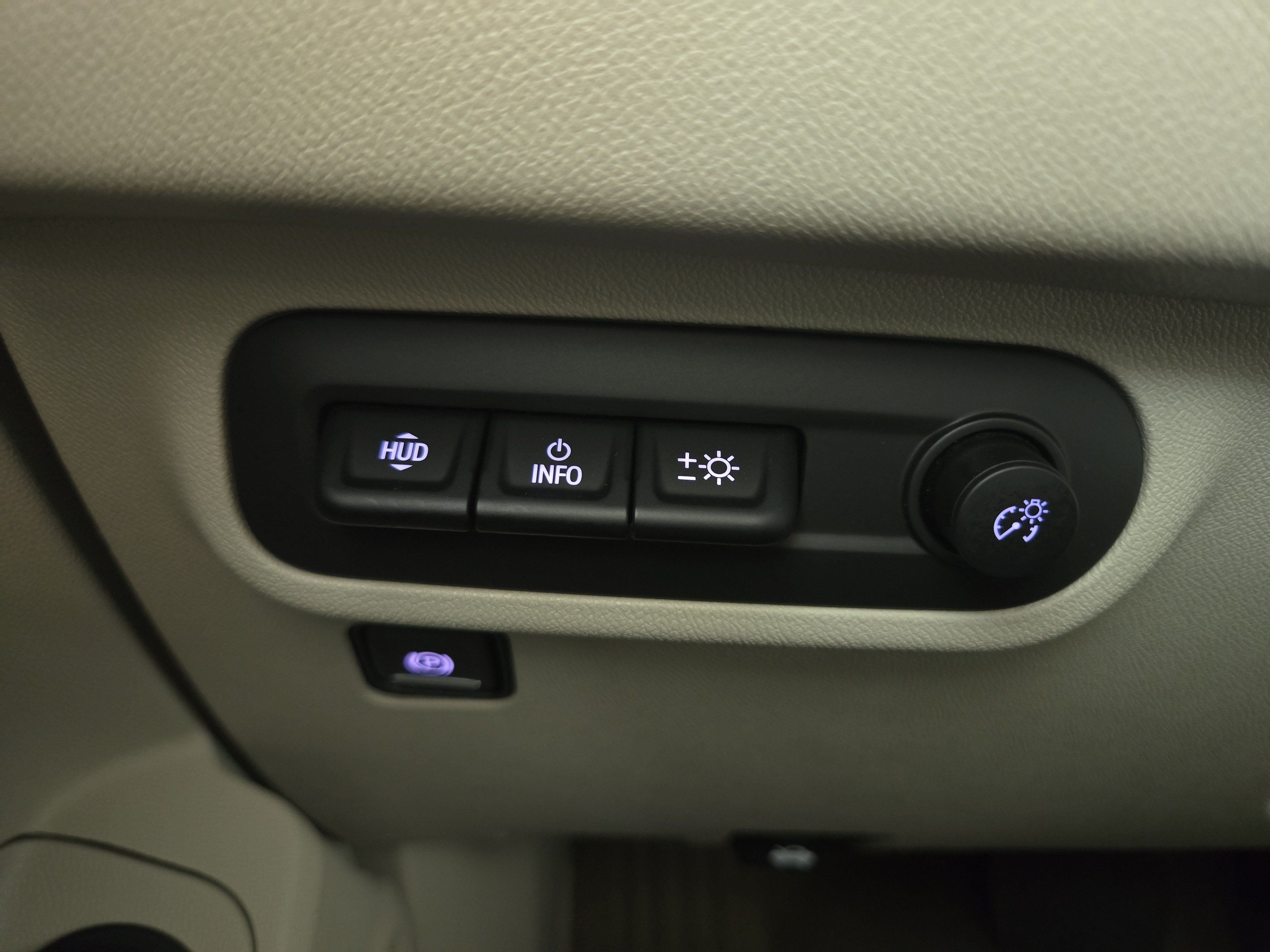 Used 2024 GMC Terrain Denali w/ Denali Premium Package AWD/4WD image 25