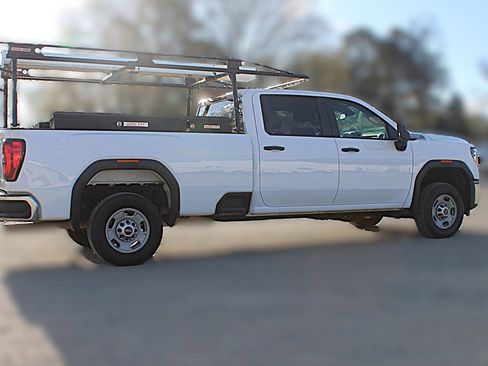 Used 2025 GMC Sierra 2500 Pro w/ Convenience Package image 4