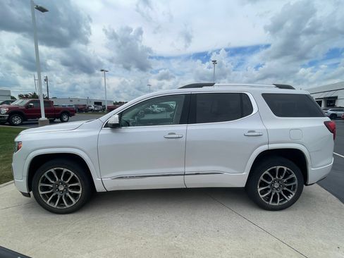 Used 2020 GMC Acadia Denali w/ Technology Package FWD image 4