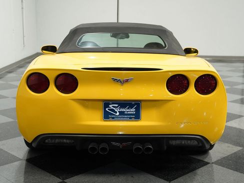 Used 2005 Chevrolet Corvette Convertible w/ Performance Handling Package image 9
