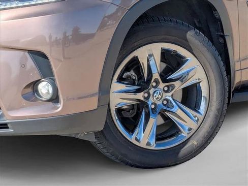 Used 2018 Toyota Highlander Limited Platinum image 24