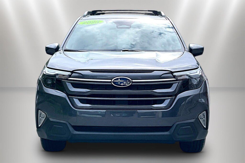 Certified 2025 Subaru Forester Premium AWD/4WD image 2