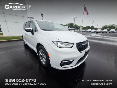 Used 2023 Chrysler Pacifica Limited FWD image 1