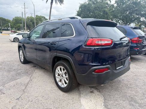 Used 2016 Jeep Cherokee Latitude FWD image 3