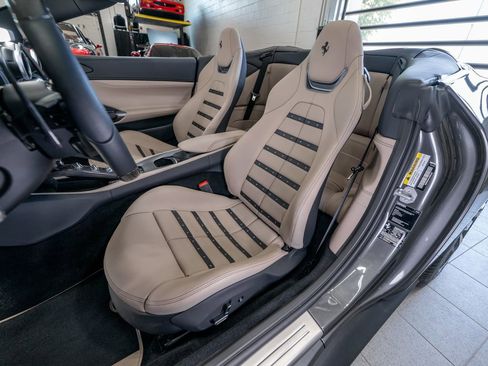 Certified 2023 Ferrari Portofino M RWD image 14