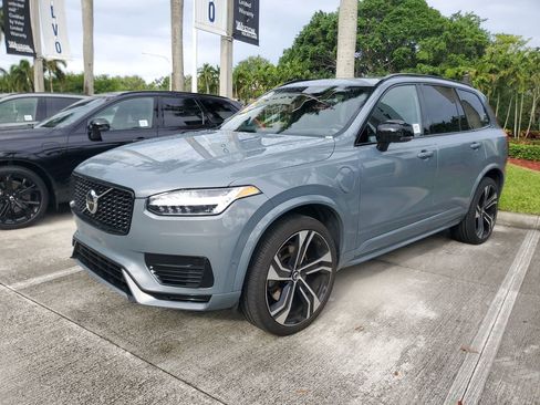 Used 2022 Volvo XC90 T8 R-Design w/ Advanced Package AWD/4WD image 2