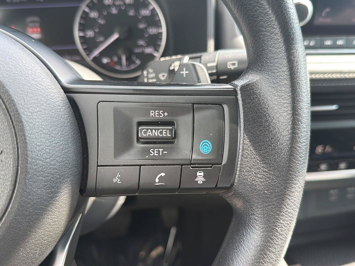 Used 2024 Nissan Rogue SV AWD/4WD image 21