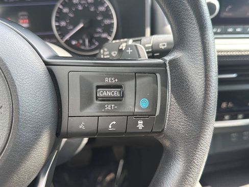 Used 2024 Nissan Rogue SV AWD/4WD image 21
