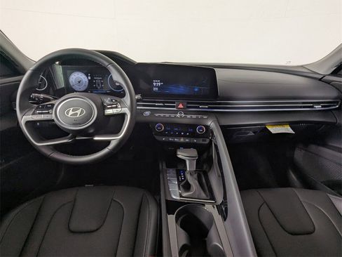 New 2026 Hyundai Elantra Limited image 15