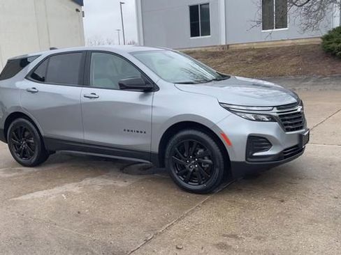 Used 2024 Chevrolet Equinox LS w/ LS Convenience Package image 2