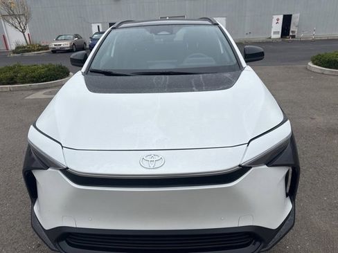 Used 2024 Toyota bZ4X XLE w/ Weather Package image 3