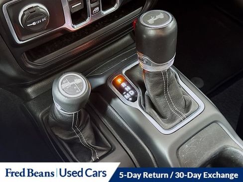 Used 2023 Jeep Wrangler Unlimited Sahara AWD/4WD image 24