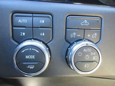 New 2026 GMC Sierra 1500 Elevation image 17