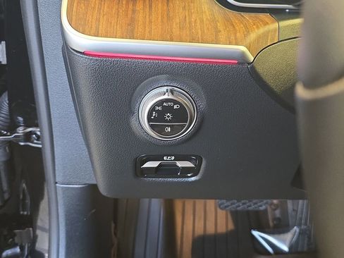 Certified 2025 Mercedes-Benz C 300 Sedan image 28