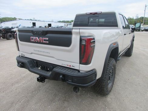 New 2026 GMC Sierra 2500 AT4X w/ AT4X AEV Edition AWD/4WD image 5