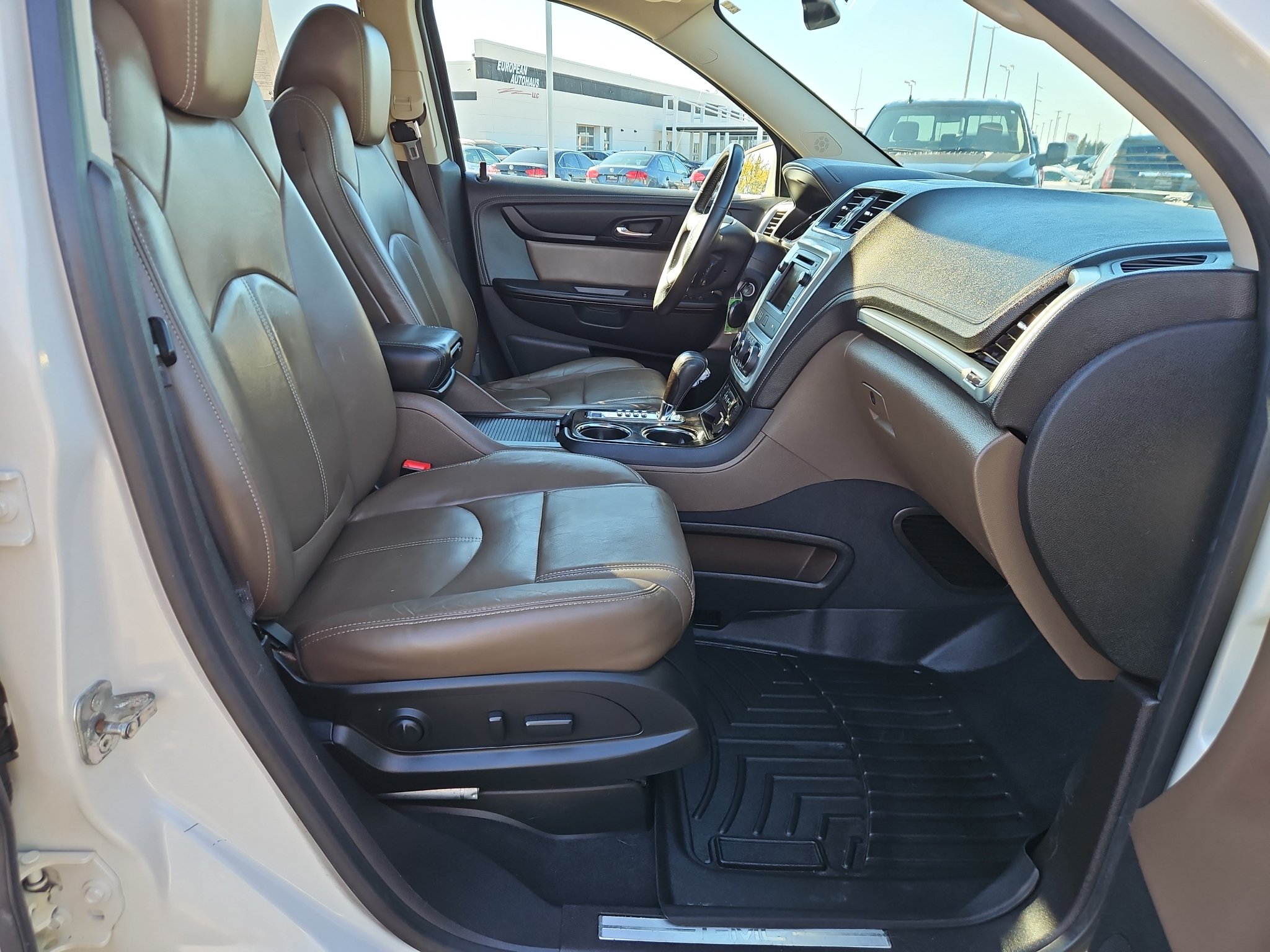 Used 2015 GMC Acadia SLT AWD/4WD image 17