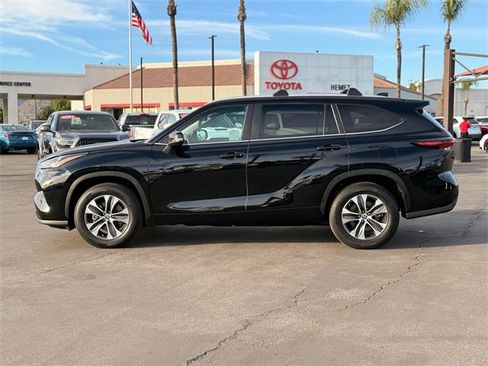 Used 2024 Toyota Highlander XLE image 9
