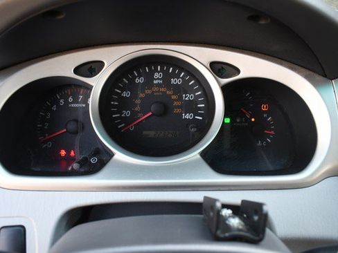 Used 2004 Toyota Highlander 2WD V6 image 32