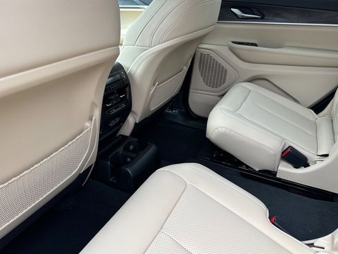 New 2025 Jeep Grand Cherokee L Limited w/ Luxury Tech Group II image 11