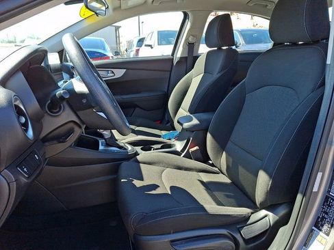 Used 2023 Kia Forte LXS image 13