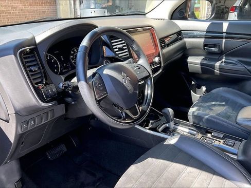 Used 2020 Mitsubishi Outlander SE AWD/4WD image 13