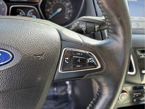 Used 2016 Ford Focus Titanium image 22