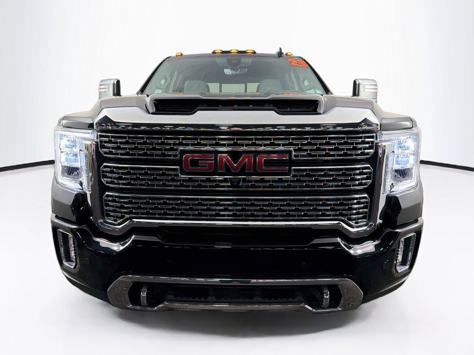 Used 2023 GMC Sierra 3500 Denali w/ Technology Package AWD/4WD image 6