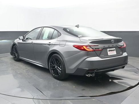 Used 2026 Toyota Camry SE image 3