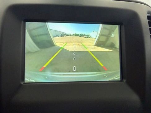 Used 2019 Jeep Compass Latitude w/ Cold Weather Group FWD image 18