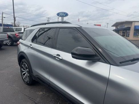 Used 2021 Ford Explorer ST w/ Equipment Group 401A AWD/4WD image 2