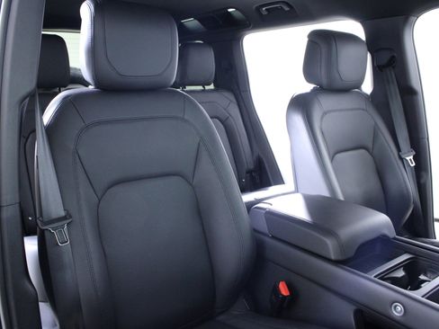 Used 2024 Land Rover Defender 110 S image 17
