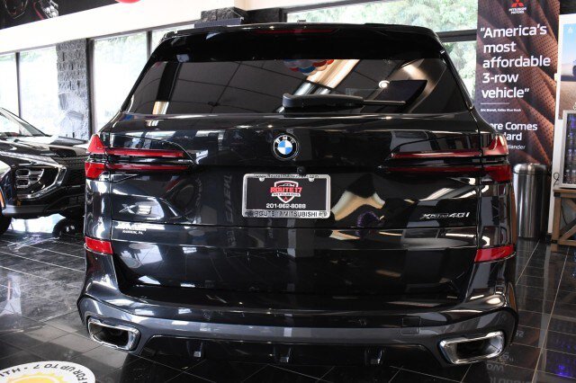 Used 2025 BMW X5 xDrive40i w/ M Sport Package AWD/4WD image 11