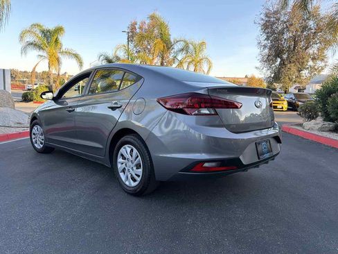 Used 2019 Hyundai Elantra SE image 10
